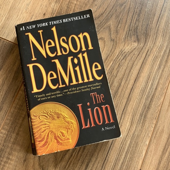 The Lion by Nelson Demille - Picture 1 of 2